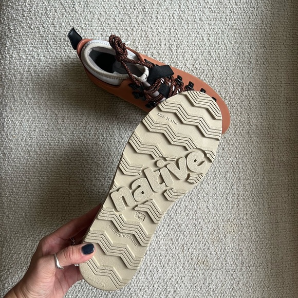 Native Fitzsimmons Winter Boot - Picture 4 of 8